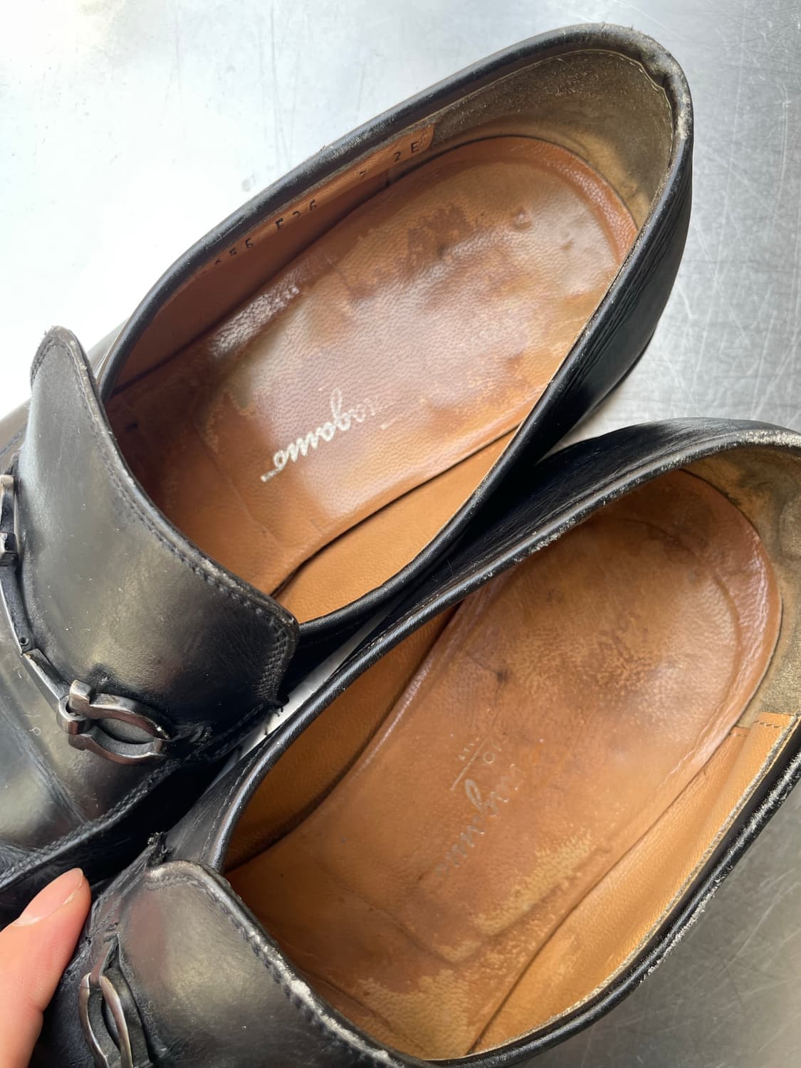 페라가모 간치니 블랙 스퀘어 로퍼 상품이미지6