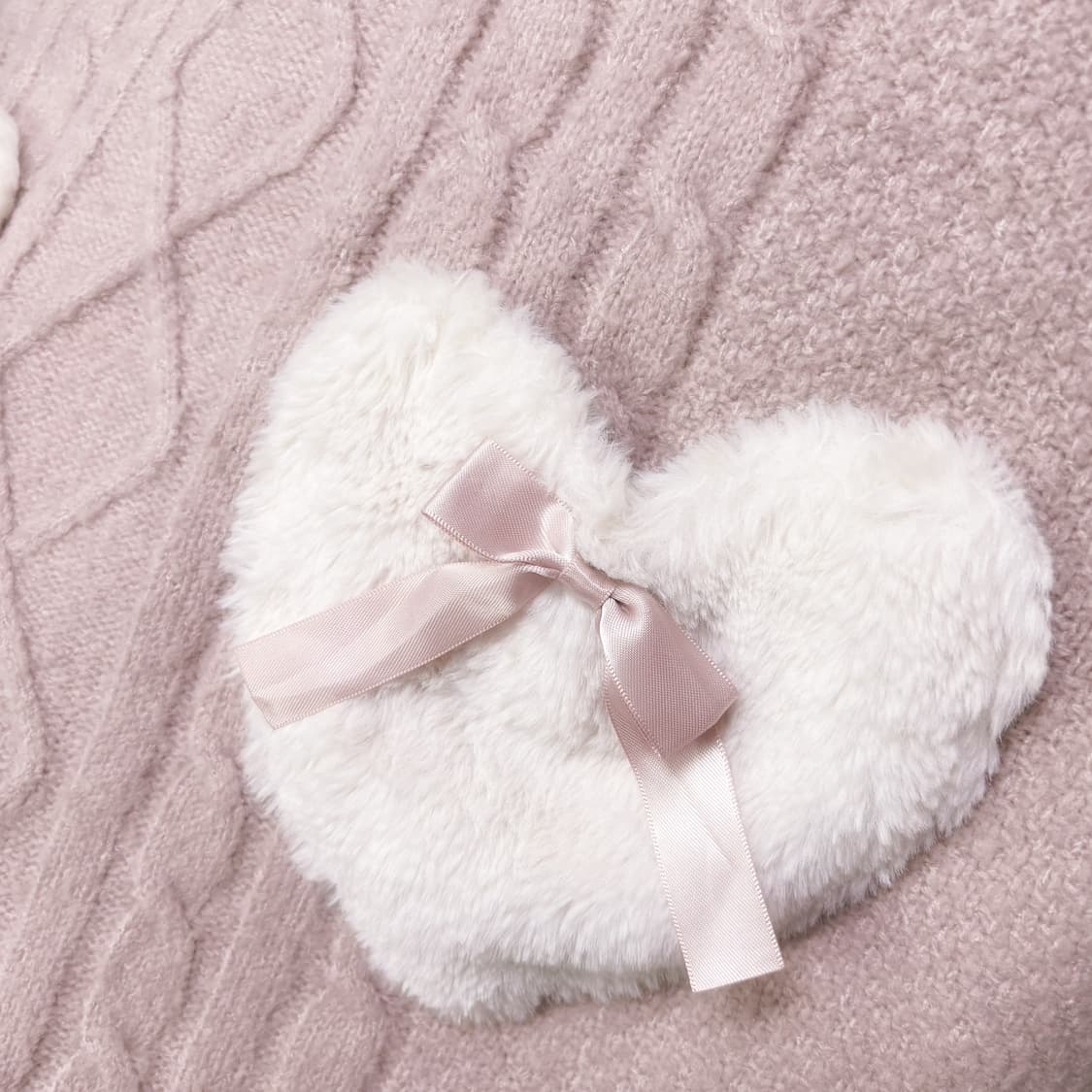 히메갸루 하트 터래기 리본 디테일 폭닥 꽈배기 오프숄더 니트 원피스 상품이미지3