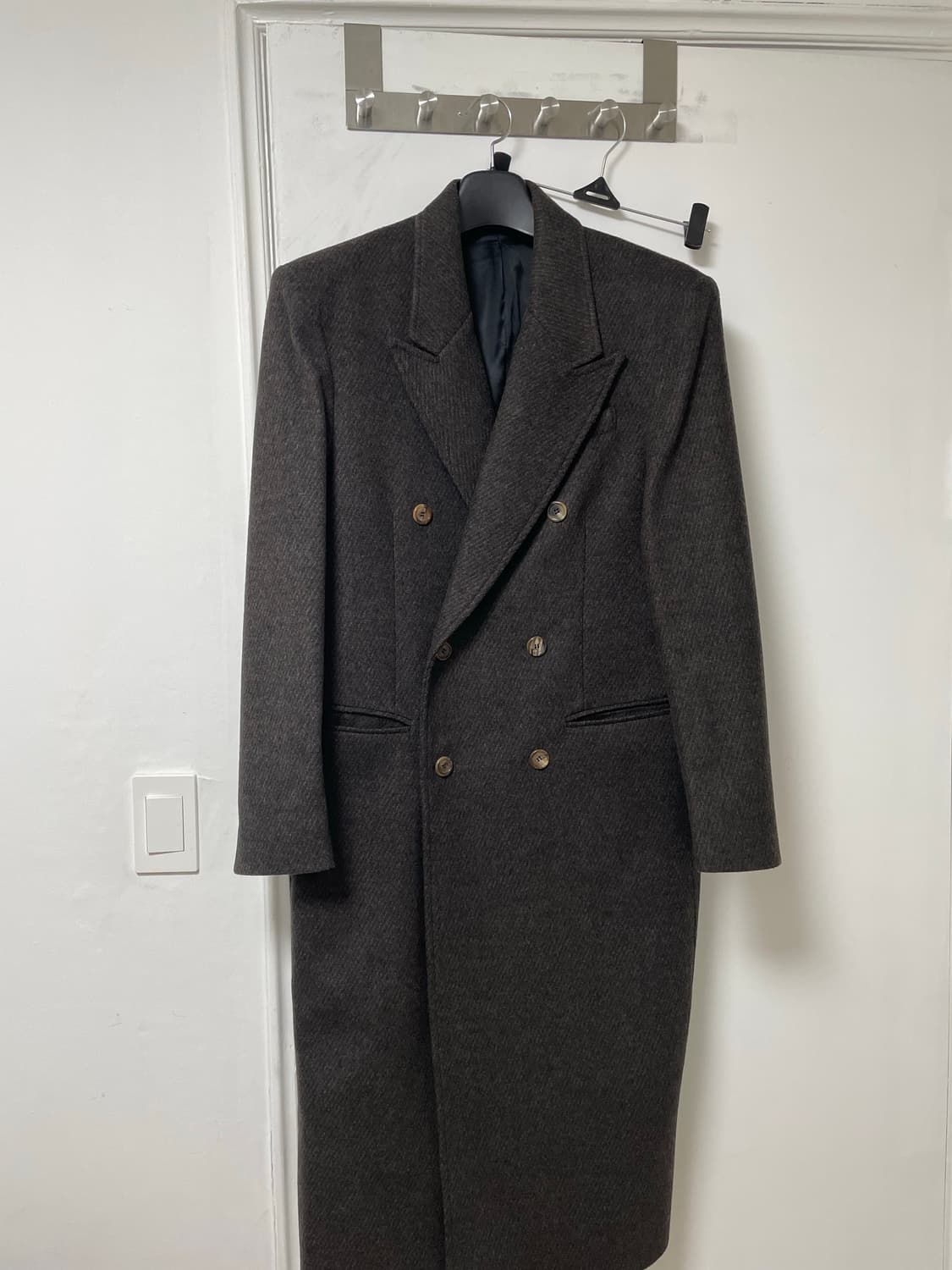 유스 22fw 오버사이즈드 더블브레스티드 코트 브라운 상품이미지1