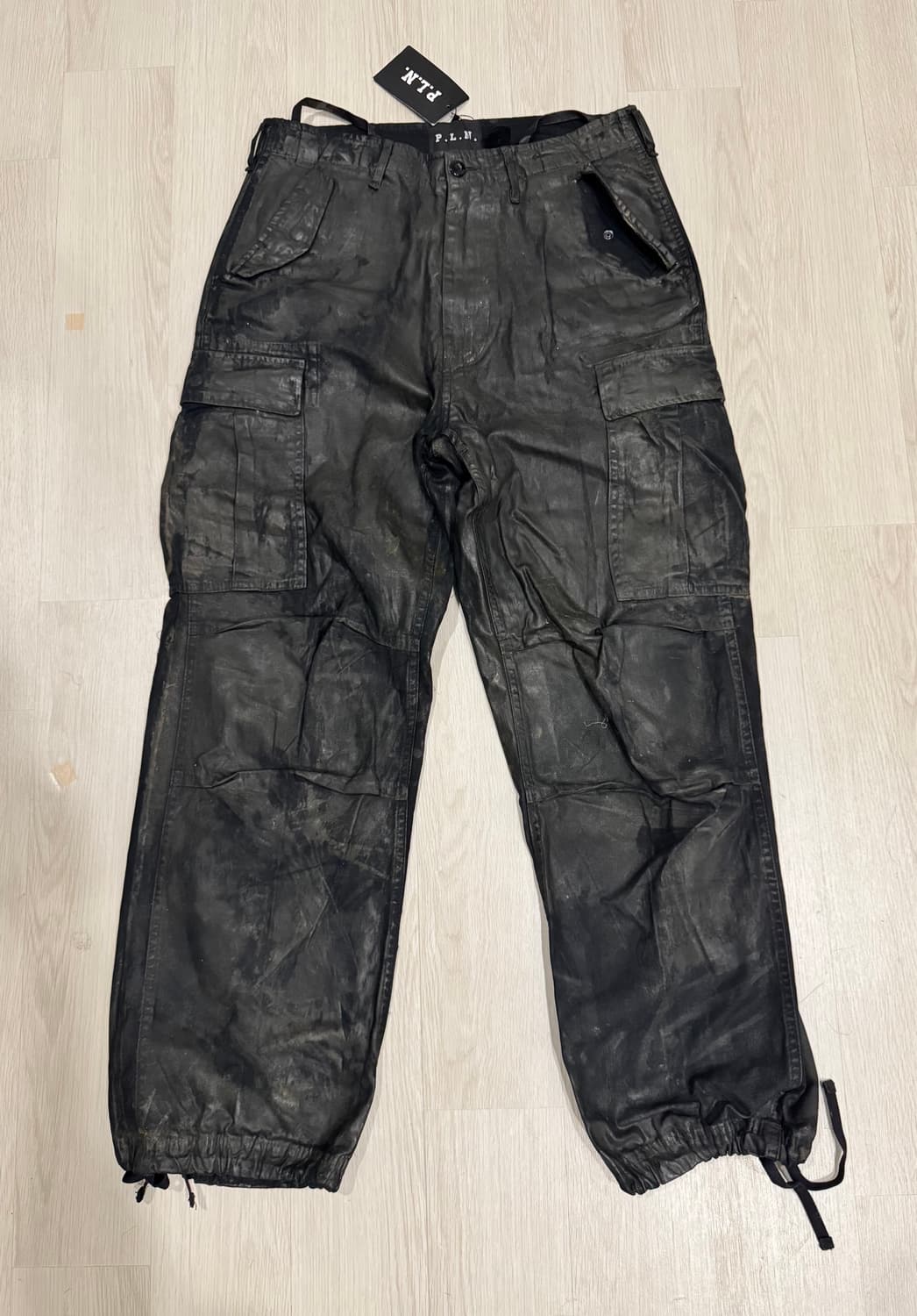 (M) pln 오일스킨 카고 팬츠 상품이미지1