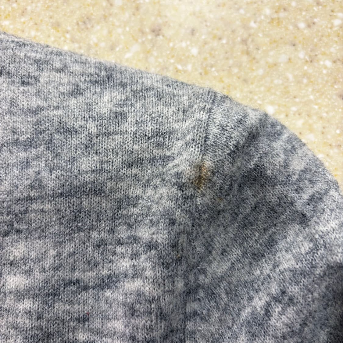 코스 브이넥 긴팔 가디건 오렌지 브라운 배색 컬러블록 포켓 디테일 그레이 상품이미지9