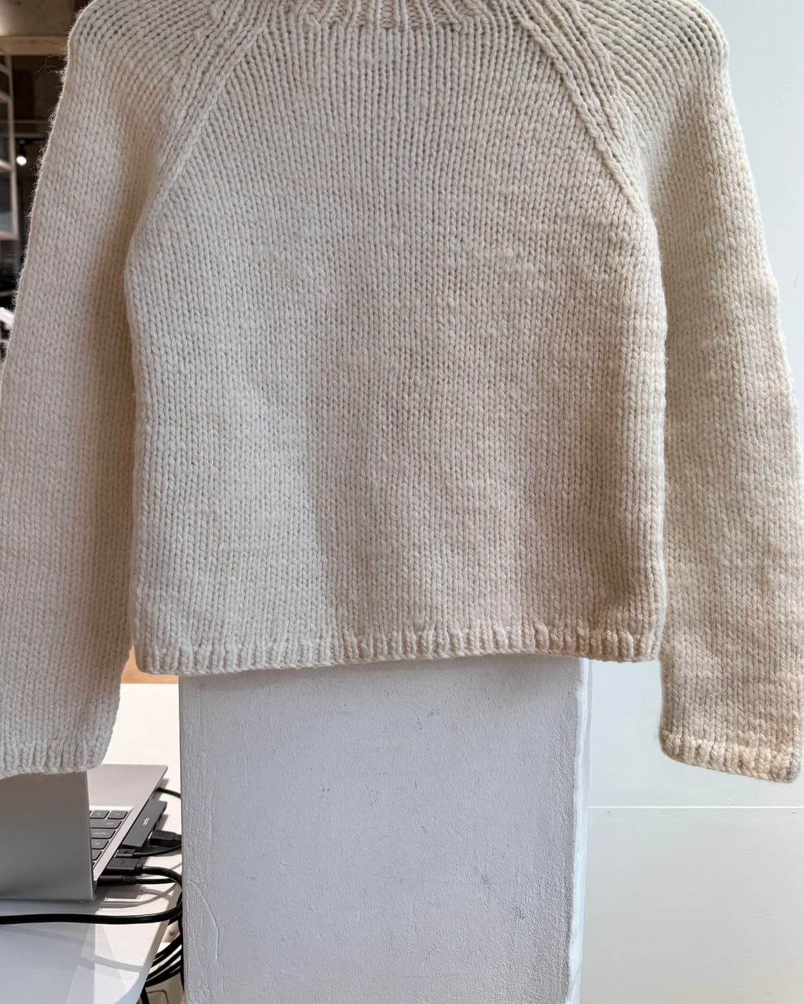 버버리 블루라벨 아이보리 하이넥 니트  상품이미지6