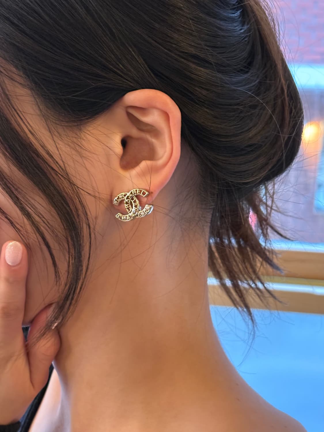 샤넬 정품 cc로고 업사이클링 레터링 골드 진주 귀걸이 상품이미지4