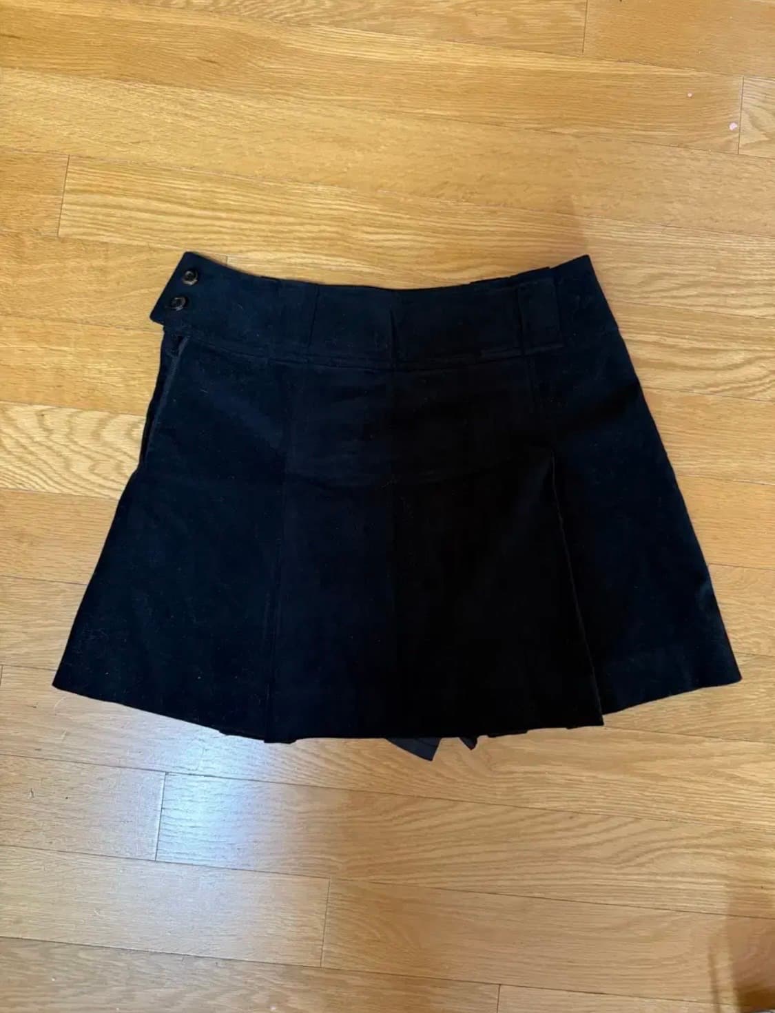 더바넷 블랙 색상의 벨벳 스커트 S 상품이미지5