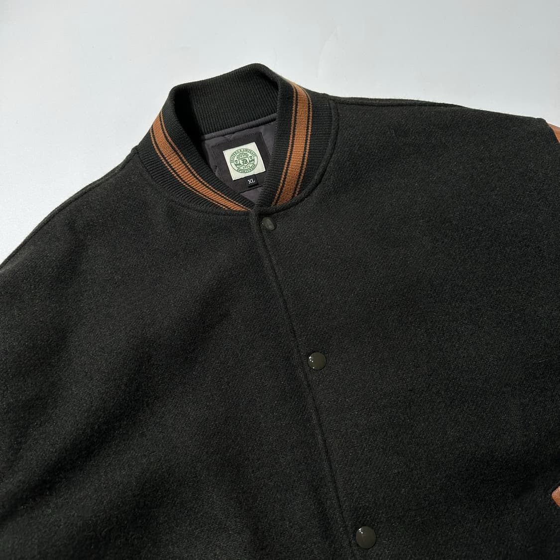 듀테로 x 암피스트 울 레더 바시티 자켓 상품이미지3