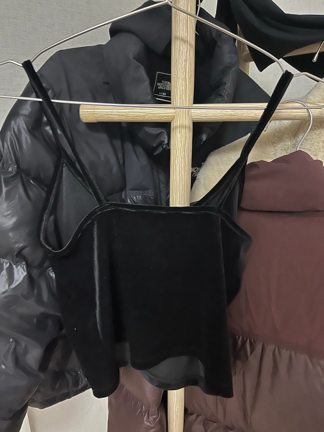 Forever21 블랙 벨벳 크롭 슬리브리스 M 상품이미지3