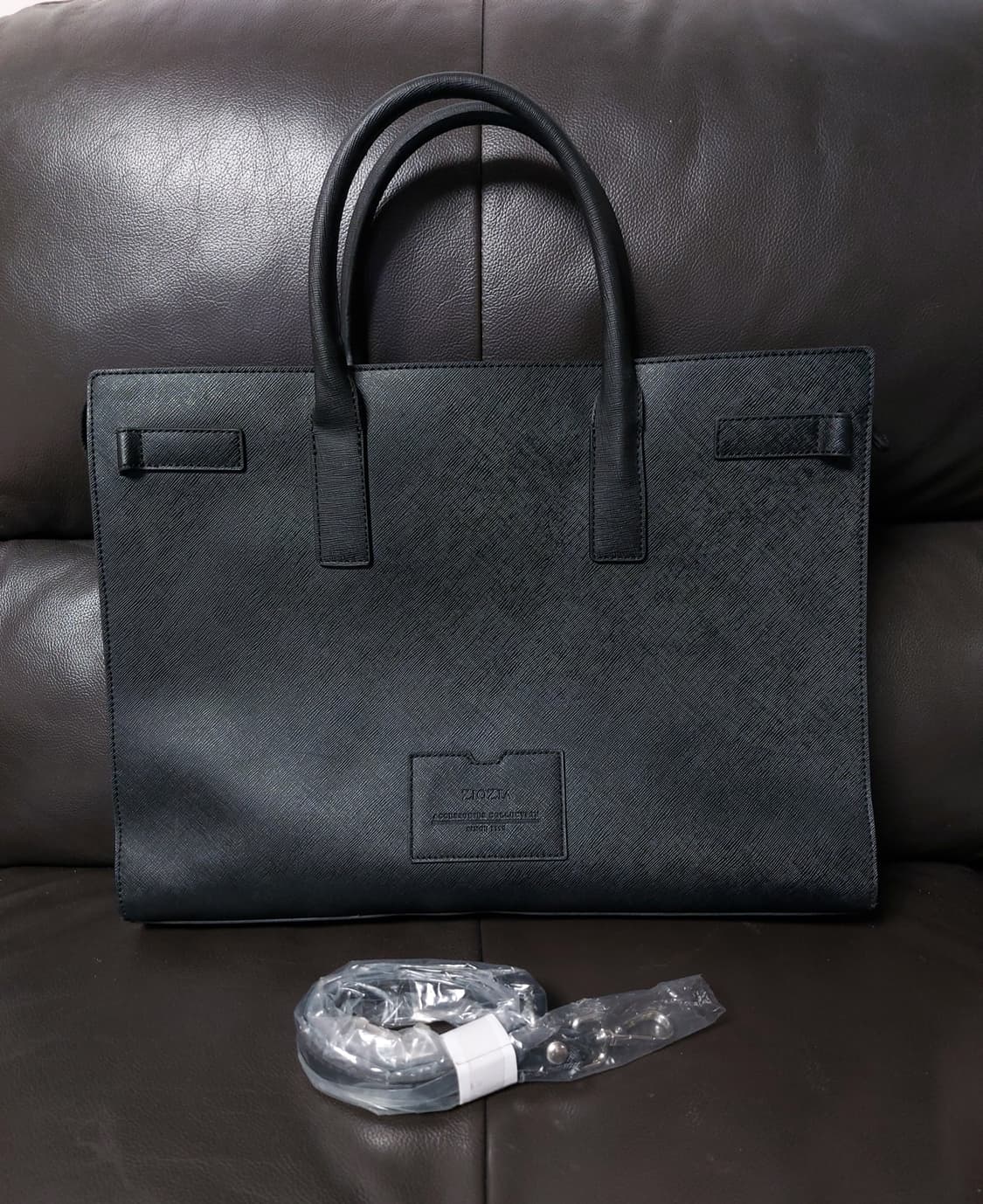 지오지아 블랙 토트백 크로스백 서류가방

 상품이미지1