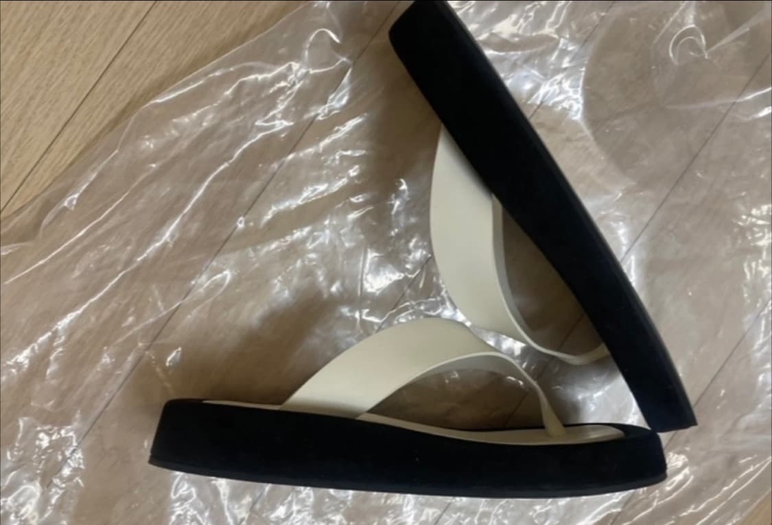 더 로우 긴자 쪼리 35.5 상품이미지2