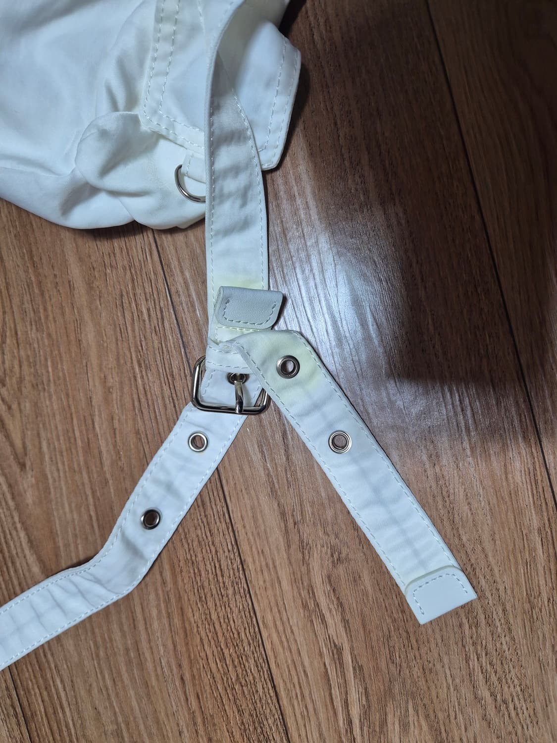 (새상품)마뗑킴 카고 크로스 미니백 화이트 상품이미지8