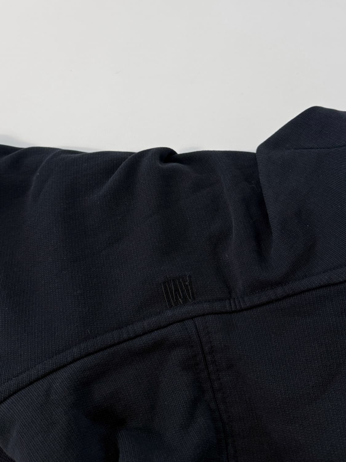 아미 루즈핏 스몰 하트로고 블랙 스웻 후드집업 상품이미지5