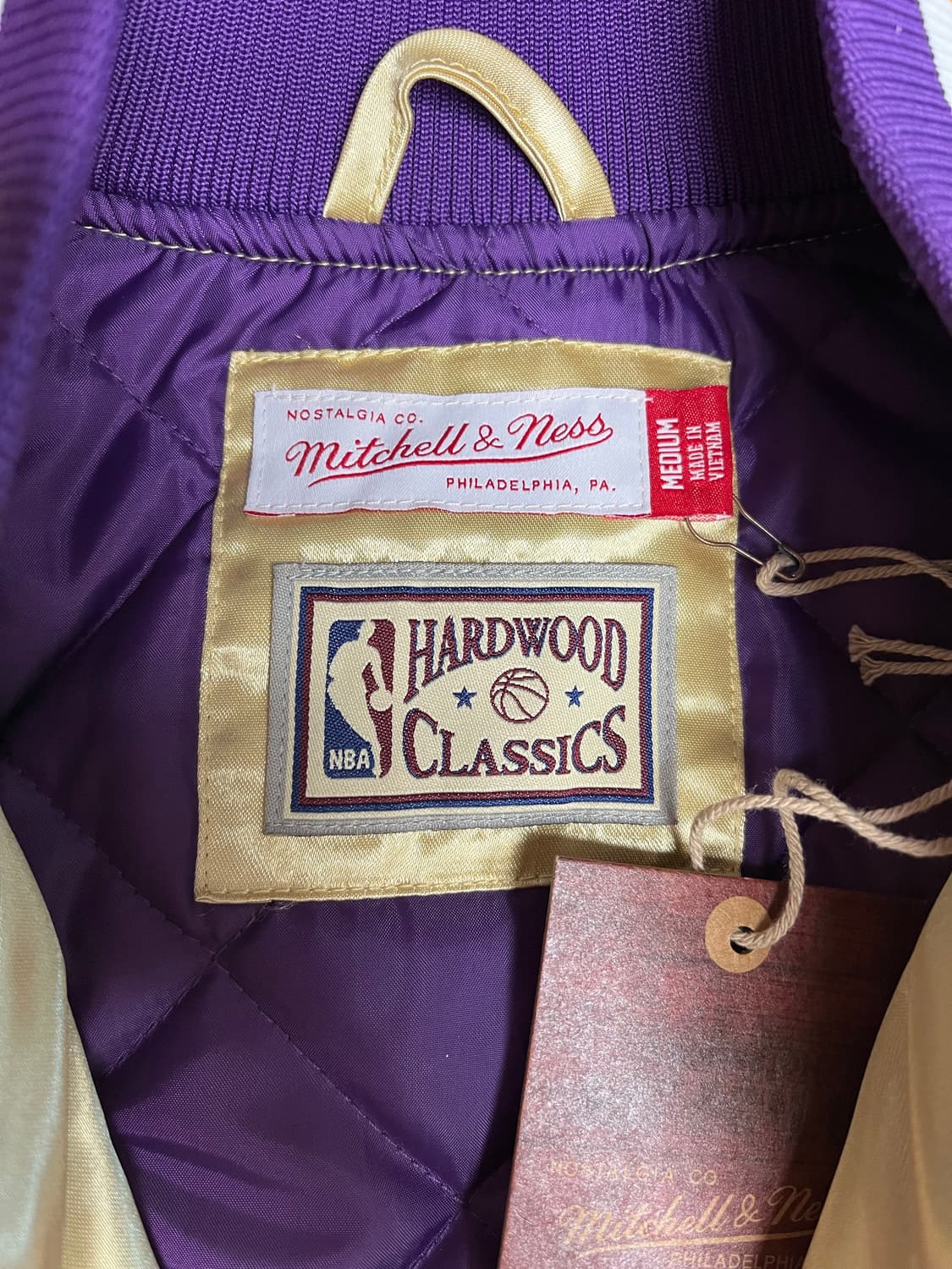 미첼앤네스 NBA LA 레이커스 2000 챔피언쉽 골드 새틴 자켓 M 상품이미지7