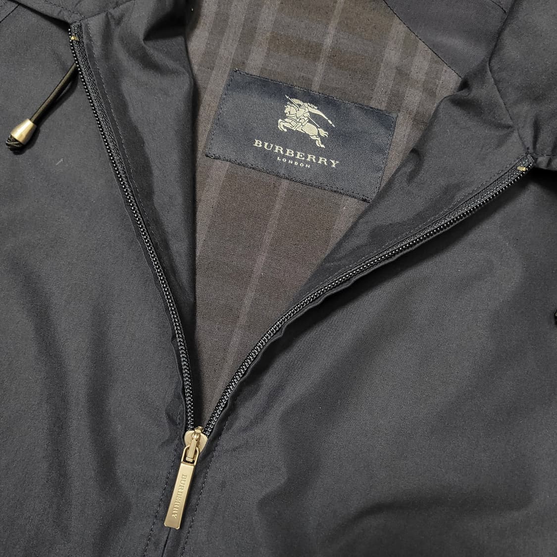 Burberry 버버리 후드 탈부착 바람막이 투웨이 자켓 상품이미지2