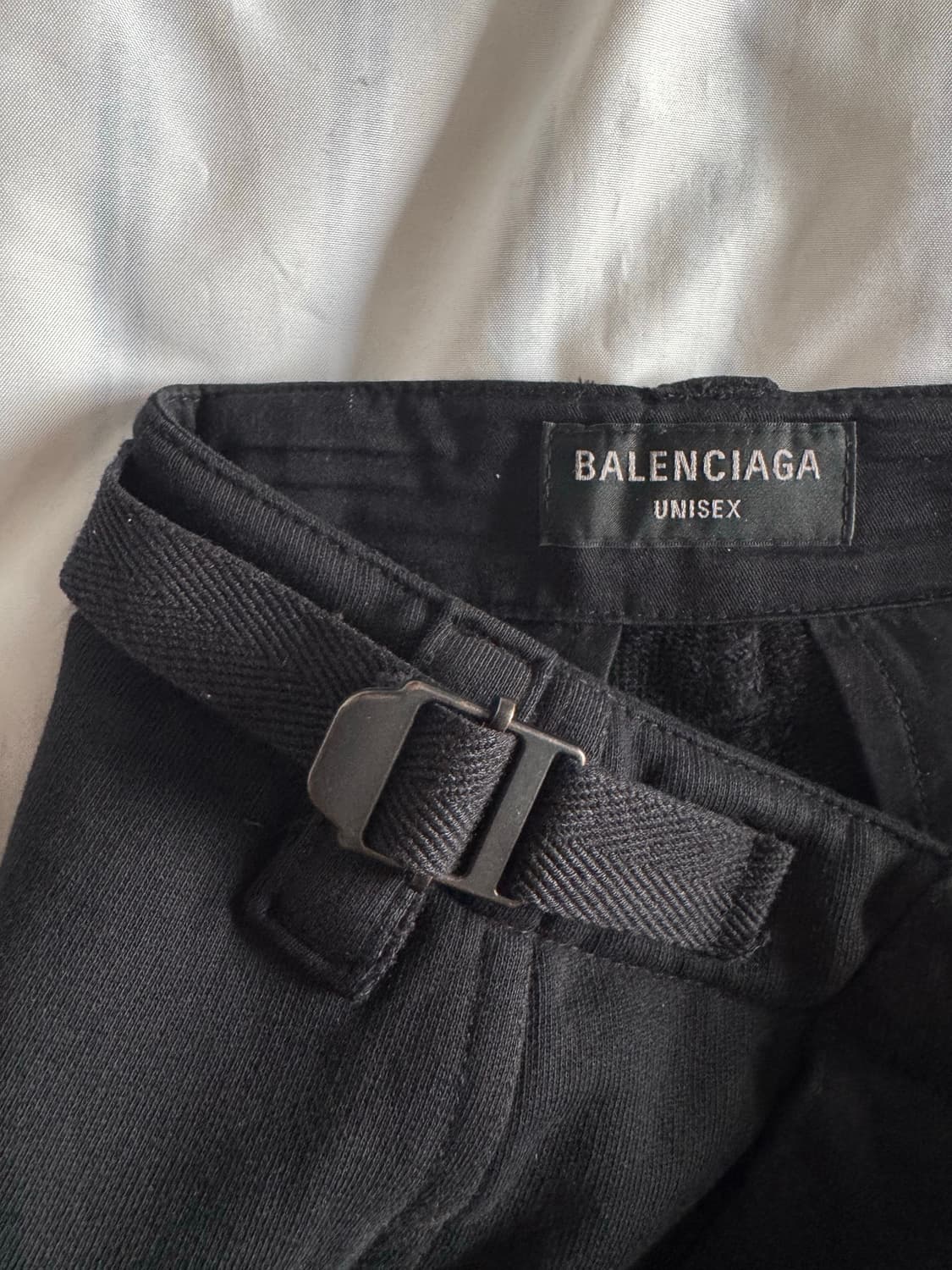 발렌시아가 22aw kick 카고 팬츠 블랙 상품이미지5