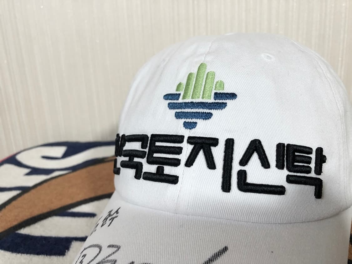 캘러웨이골프 한국토지신탁골프단 박현경프로 싸인모자 상품이미지5