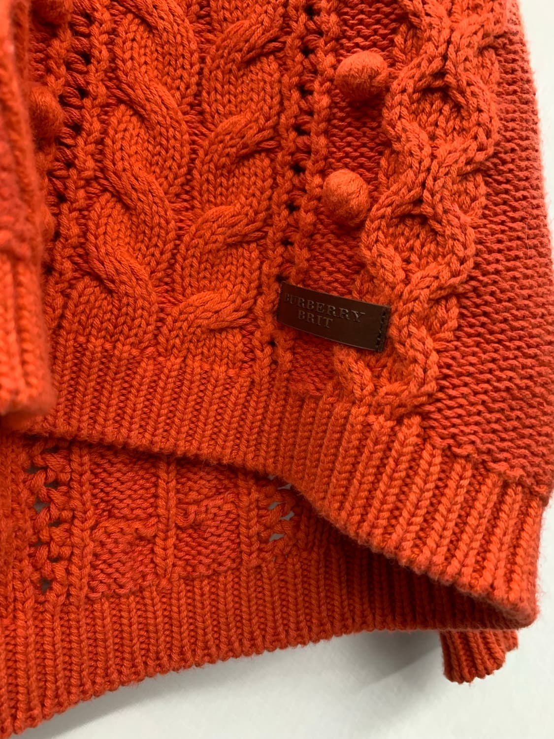 버버리 오렌지 폼폼이 케이블 니트 상품이미지8
