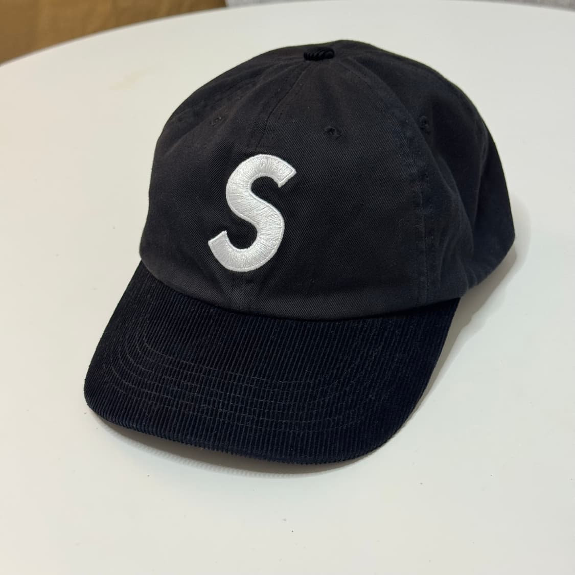 슈프림 6패널 S로고 코듀로이 블랙 볼캡 상품이미지1