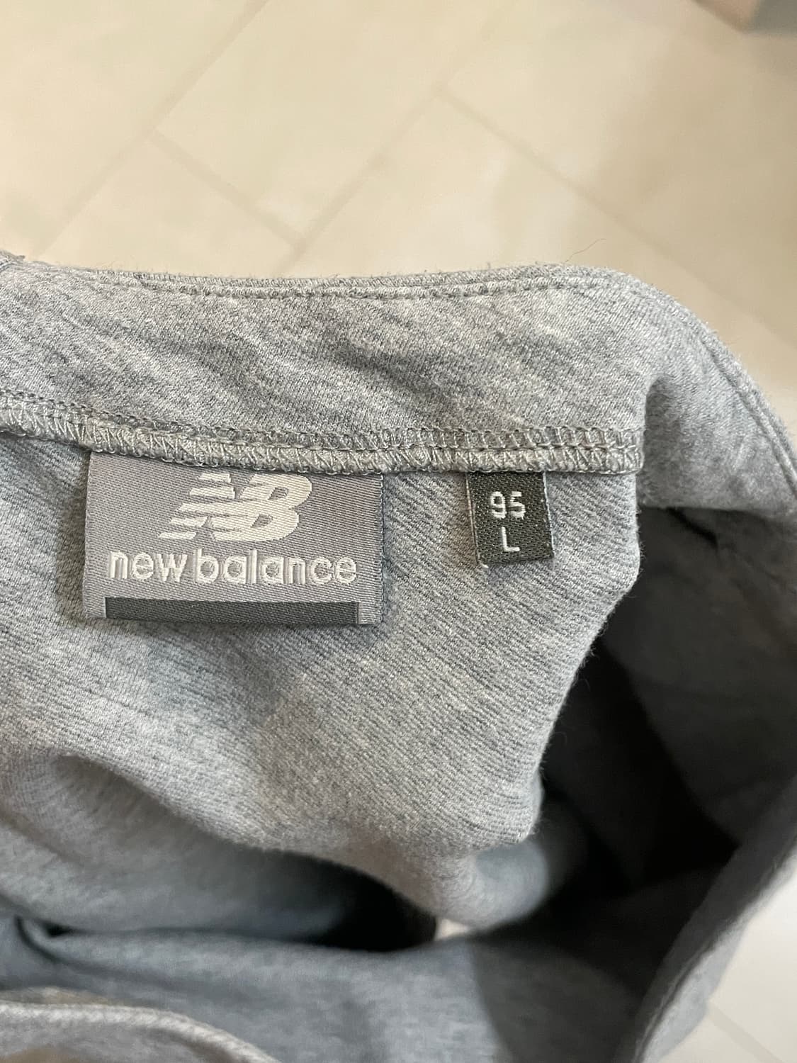 뉴발란스 여성 맨투맨 95(L) 그레이 상품이미지2