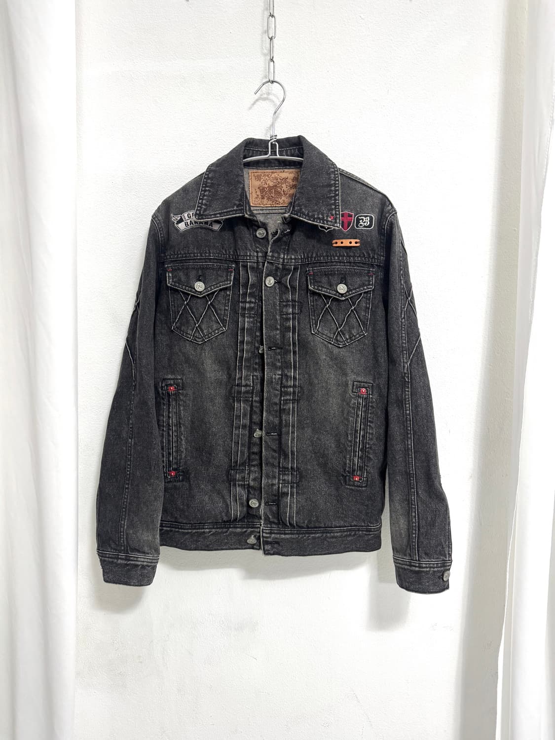 Patch & Embroidered Black Denim Jack 상품이미지1