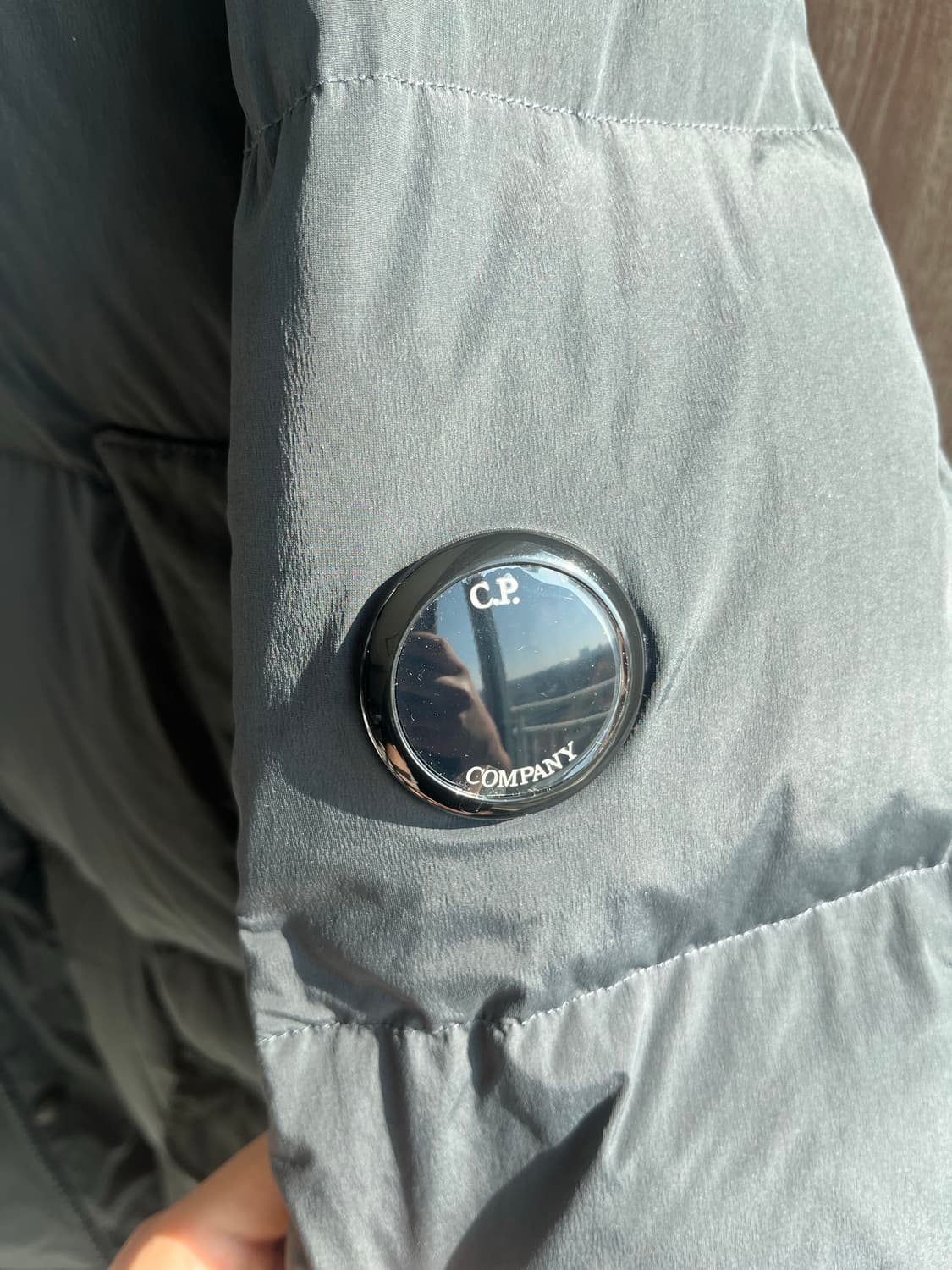 새상품(XXL)씨피컴퍼니 나이크라 후드 롱패딩 다크그레이 상품이미지5