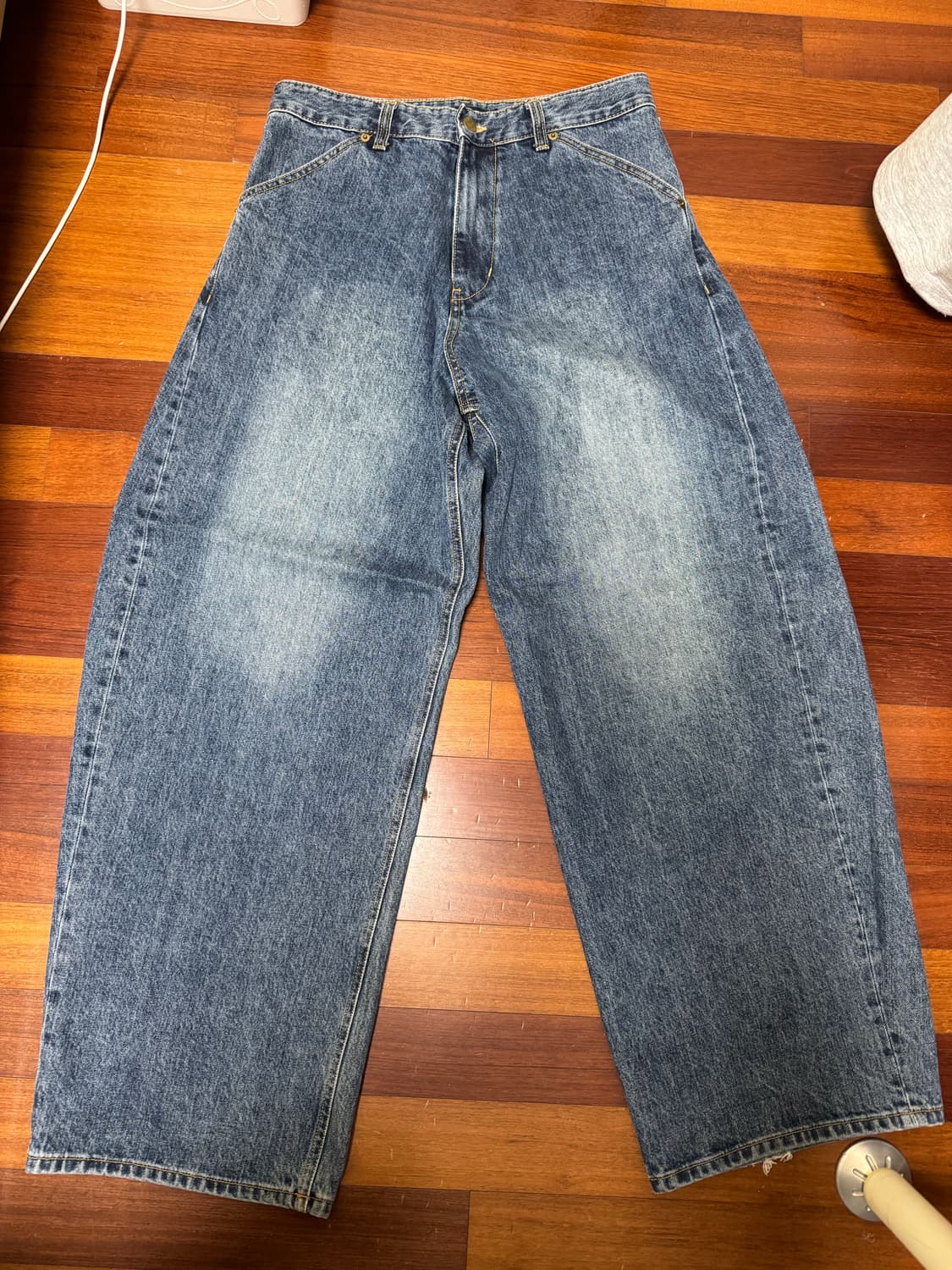 해칭룸 와이드 커브 진 워시드 블루 3사이즈 판매합니다 상품이미지1