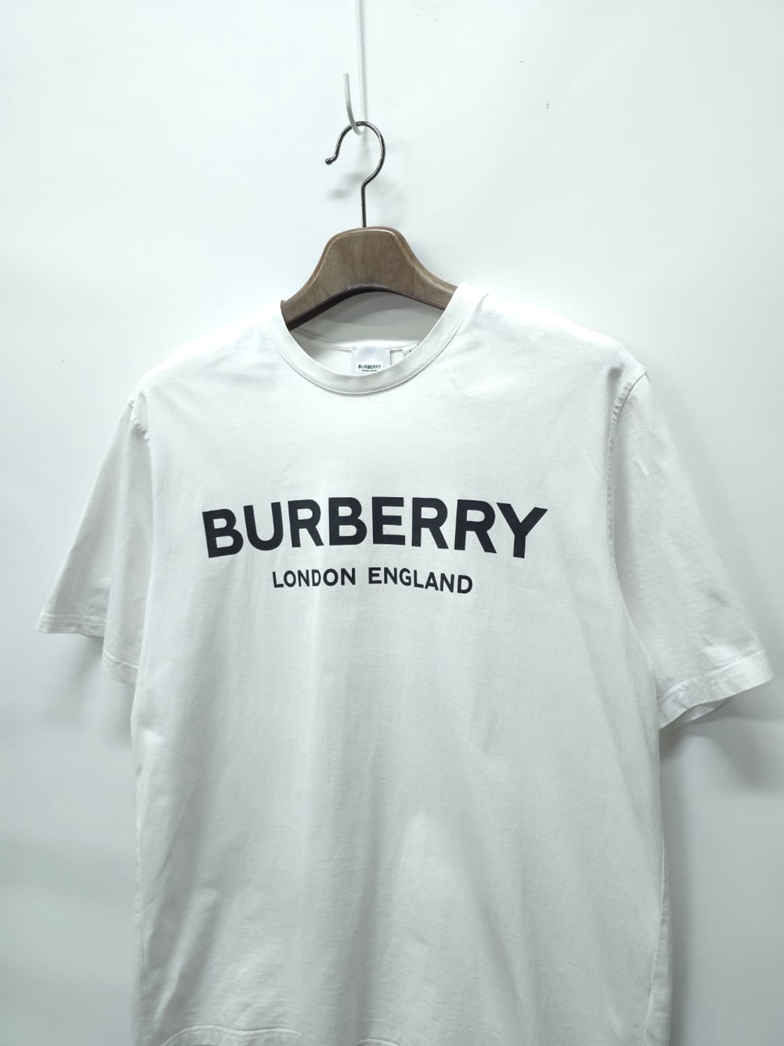 정품) 버버리 베이직로고 라운드 반팔 ( 남성L ) 상품이미지5