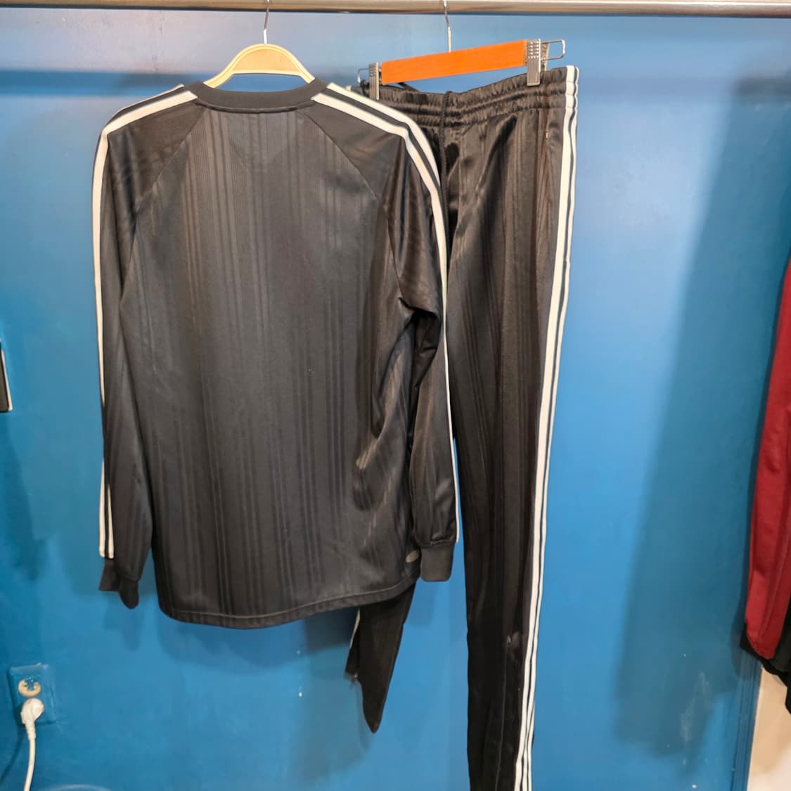 아디다스 00s 블랙 빅로고 져지 롱슬리브 바지 셋업 세트 상품이미지2