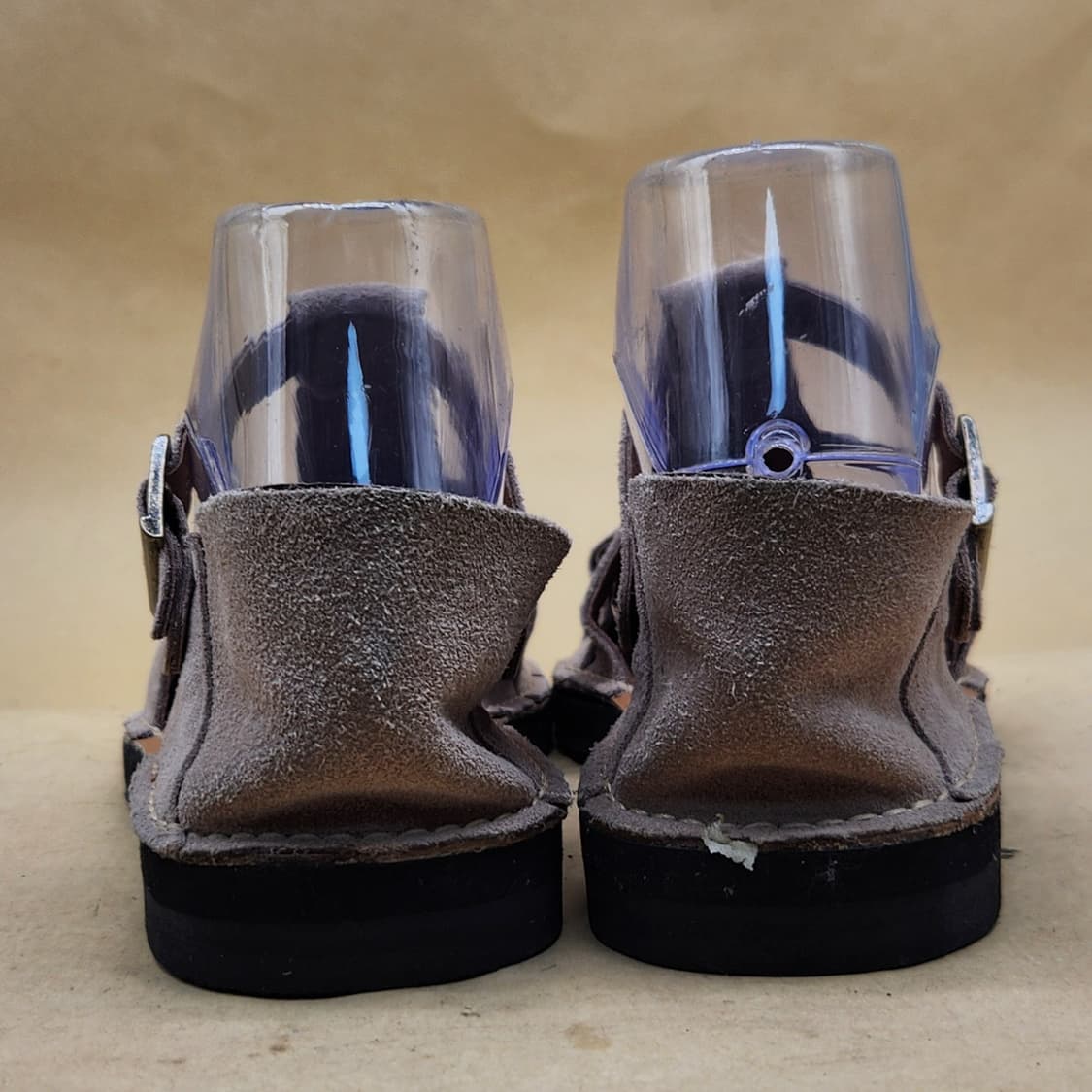 코모레비 뮤지엄 스웨이드  스트랩 샌들240 상품이미지4