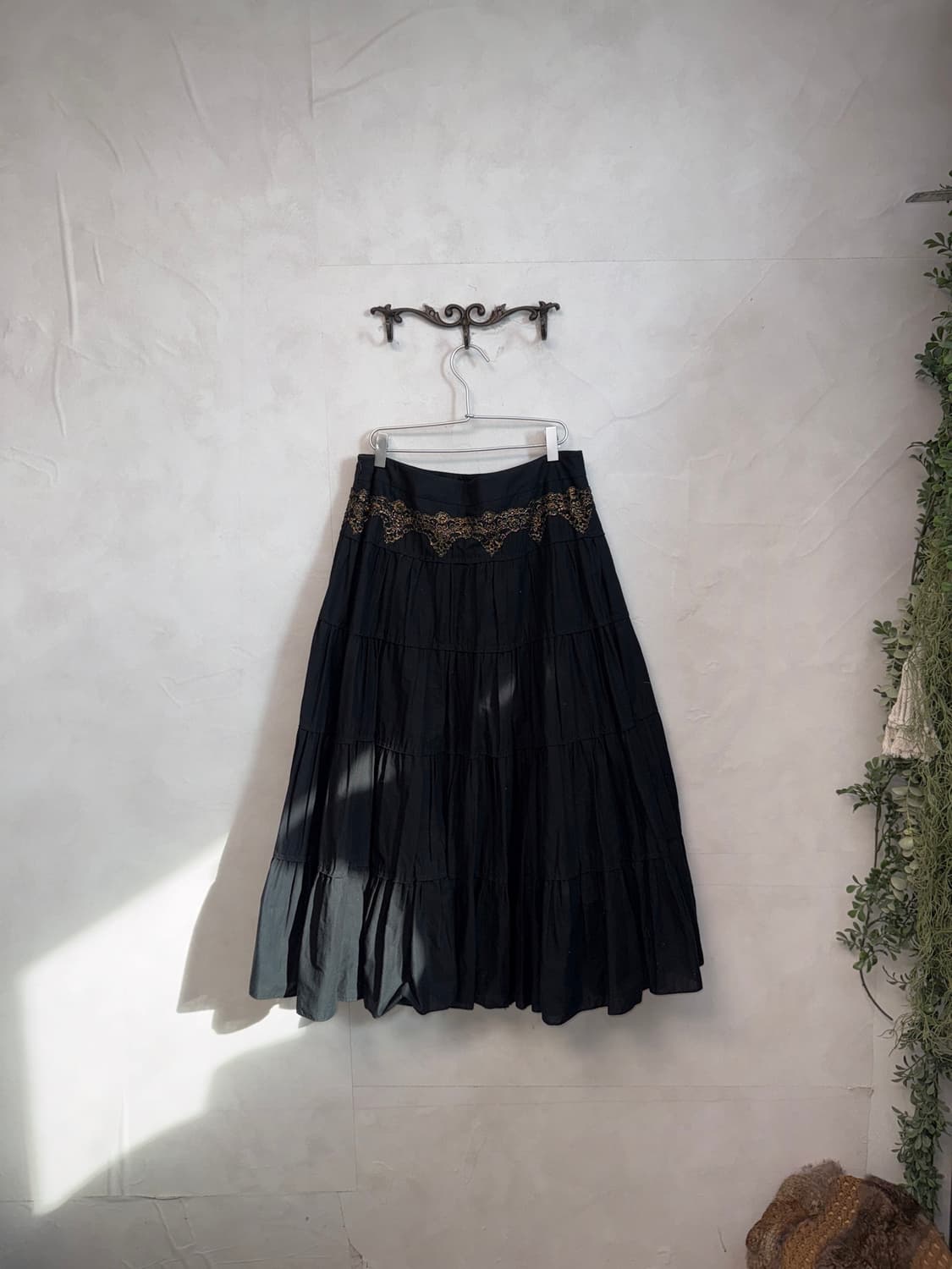Black oriental details maxi cancan skirt 상품이미지3