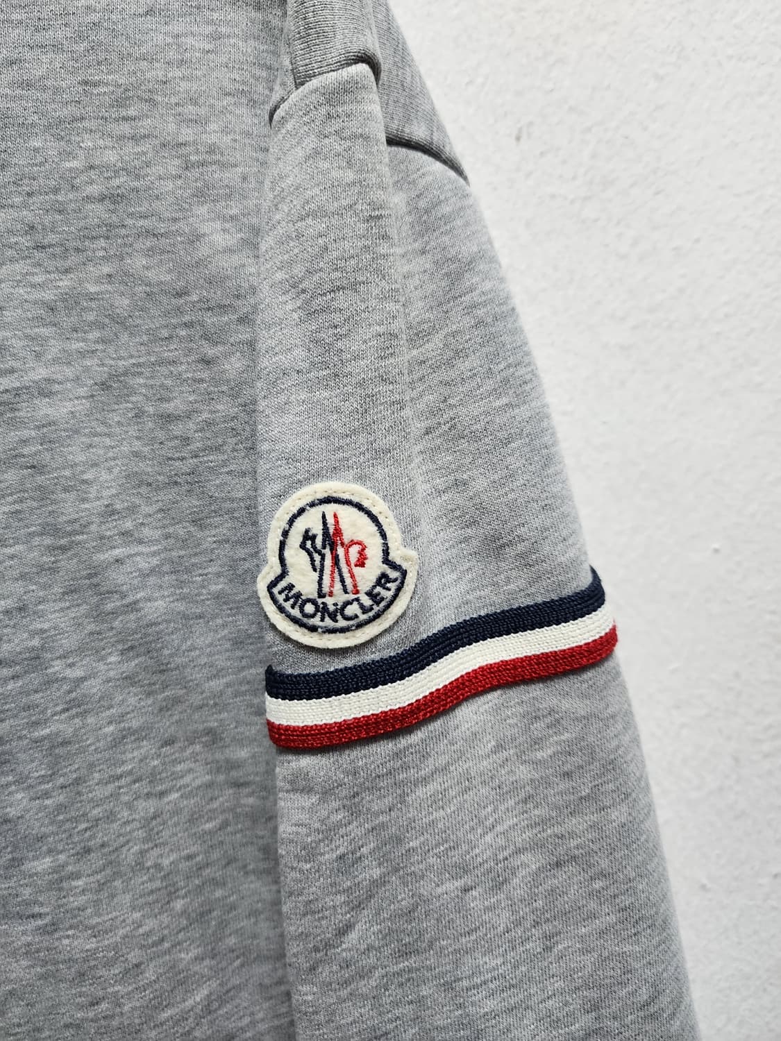 몽클레어 전투용 그레이 집업 상품이미지4