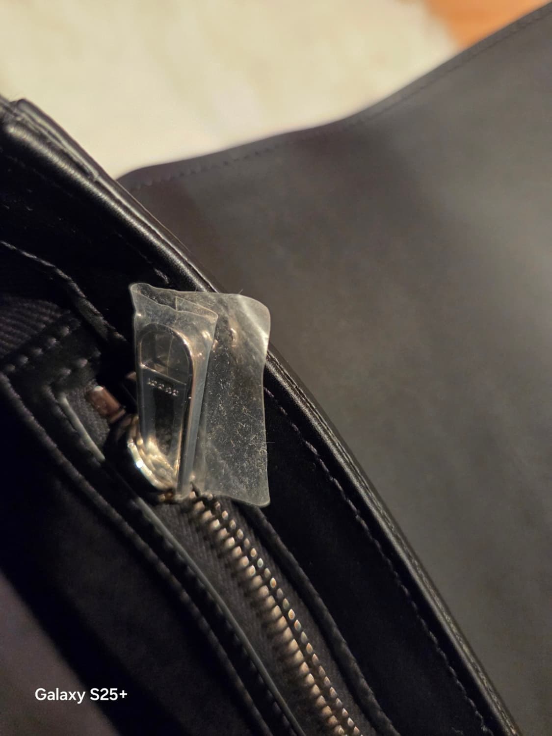 구찌 GG 크로스바디백 블랙 슈프림 새상품급 상품이미지9