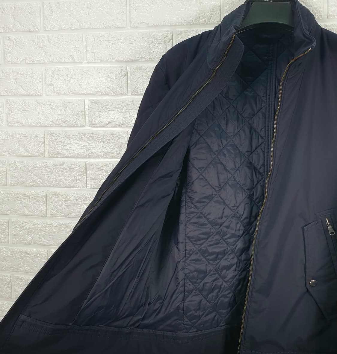 [100]헤지스 육각 퀼팅 하이넥 점퍼 상품이미지6