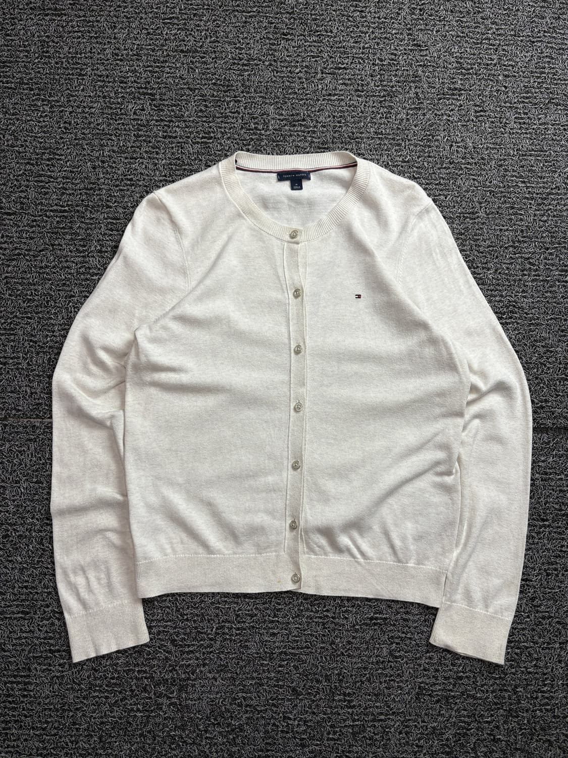 타미힐피거 우먼스 미니멀 타이트핏 가디건 2077 상품이미지2