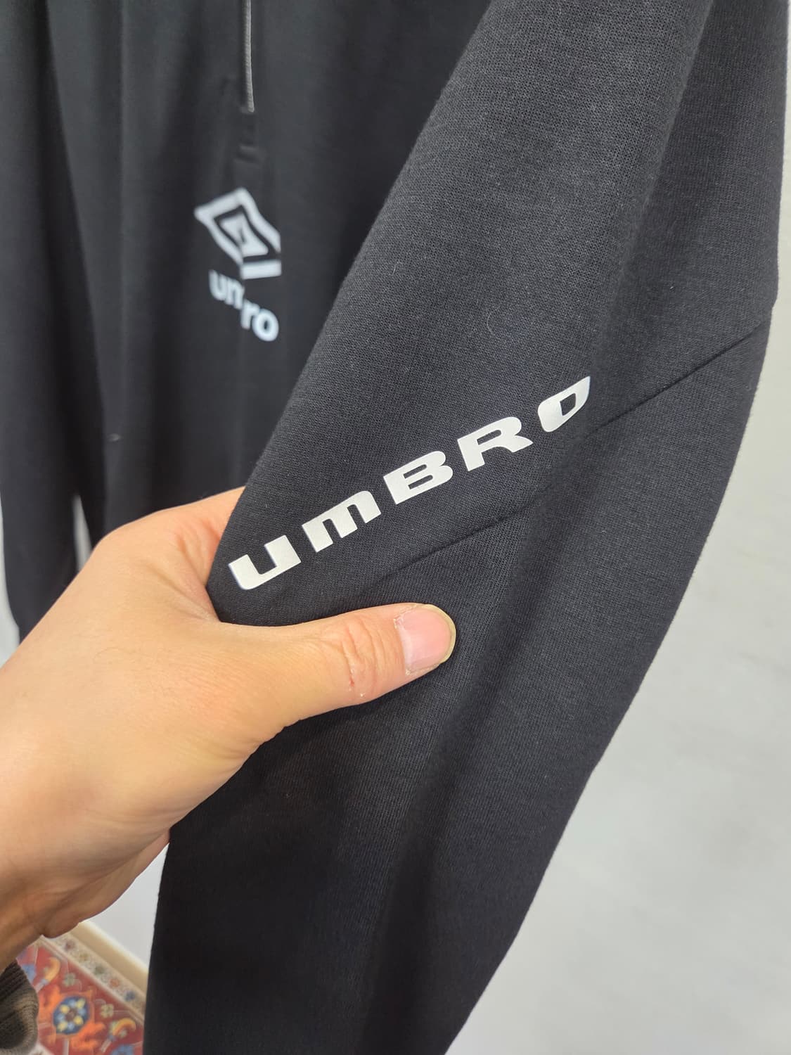 엄브로 스카치로고 아노락 반집업 스탠넥 맨투맨 L 오버핏  상품이미지5