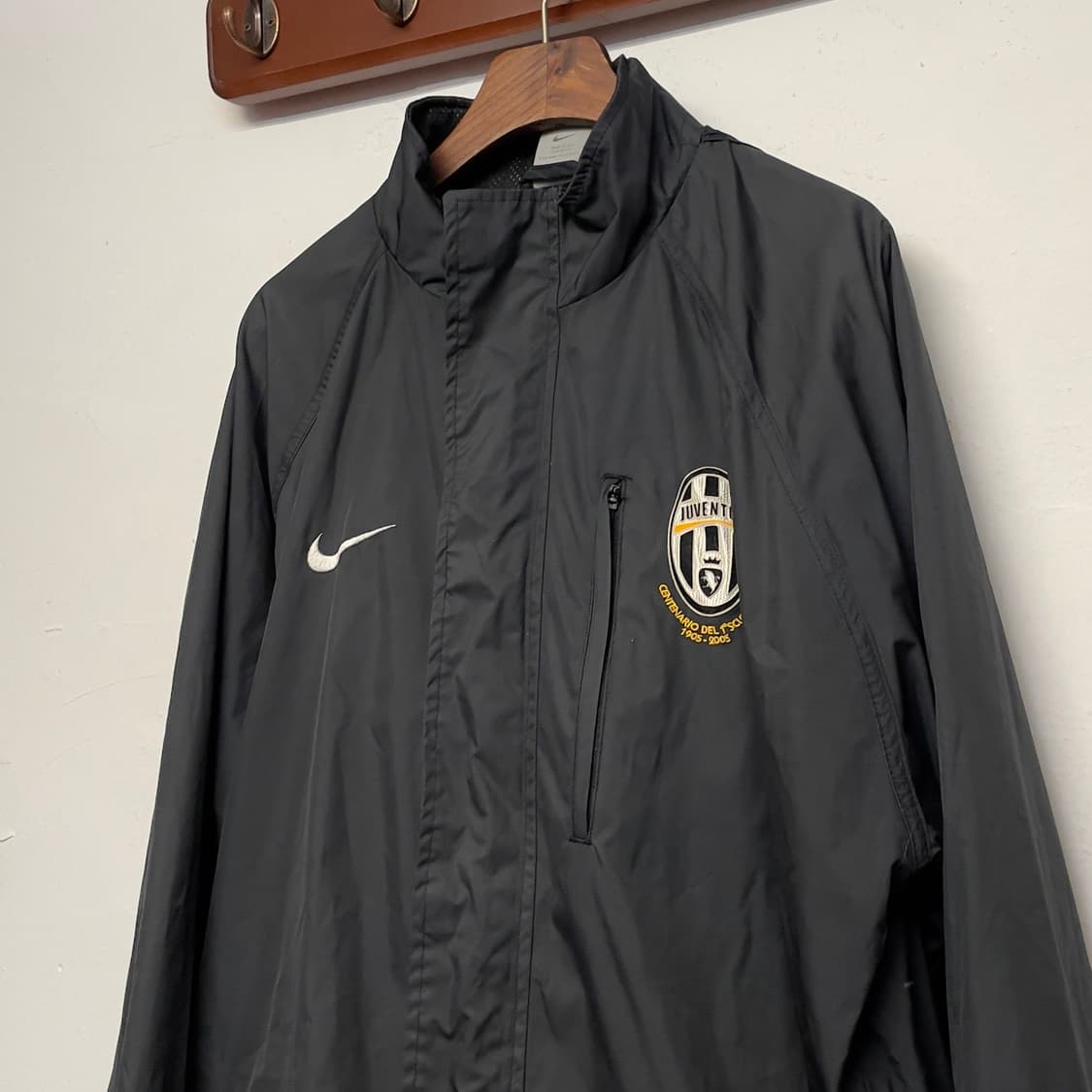 나이키 유벤투스 블랙 바람막이 자켓   상품이미지2