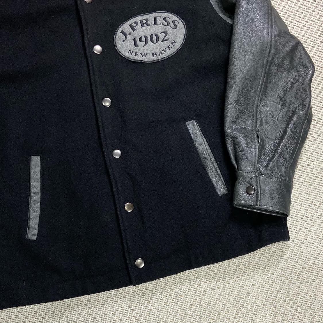 (103) 제이프레스 레더 슬리브 바시티 자켓 상품이미지4