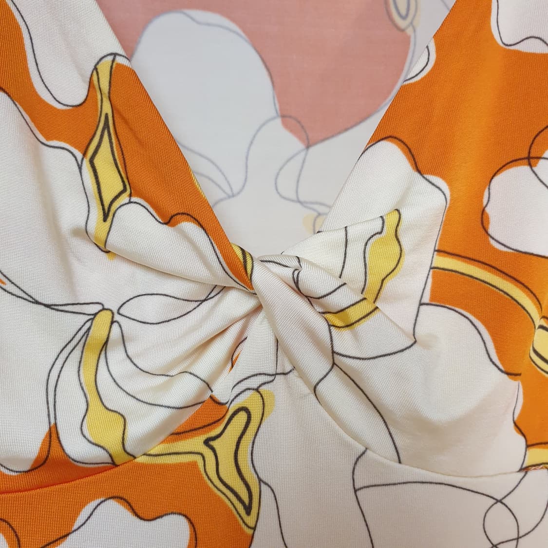 모스키노 칩앤시크 오렌지 플라워패턴 꼬임넥 비스코스 저지 탑 상품이미지5