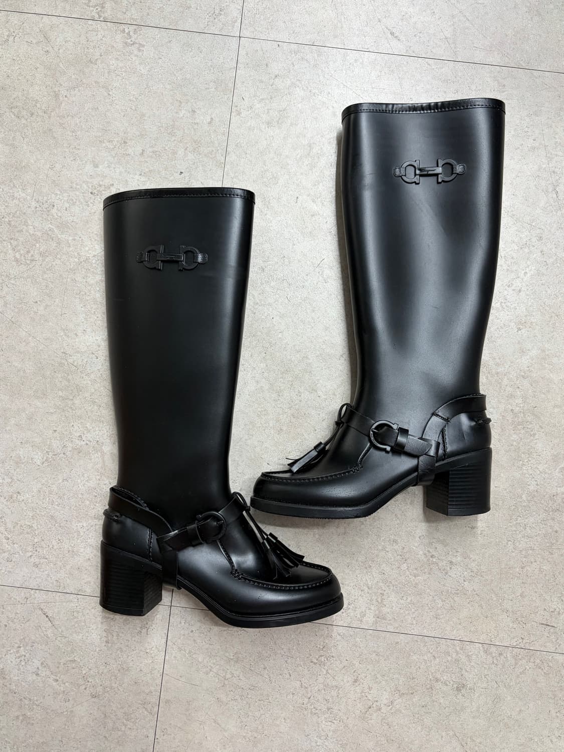 페라가모 러버 부츠 36 상품이미지2