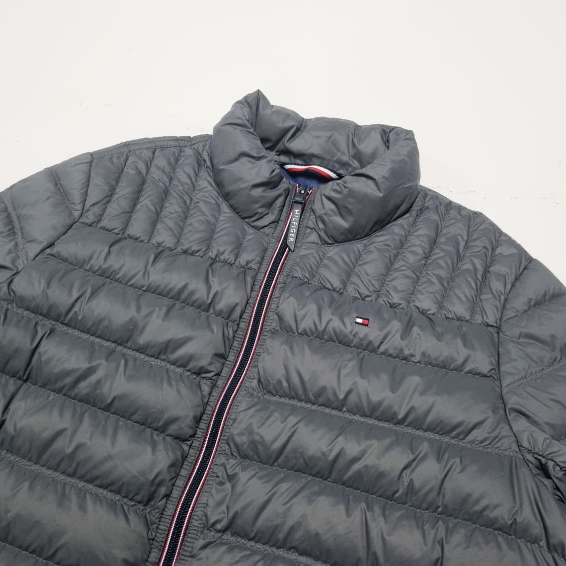 타미힐피거 덕다운 경량패딩 그레이 - S 상품이미지4