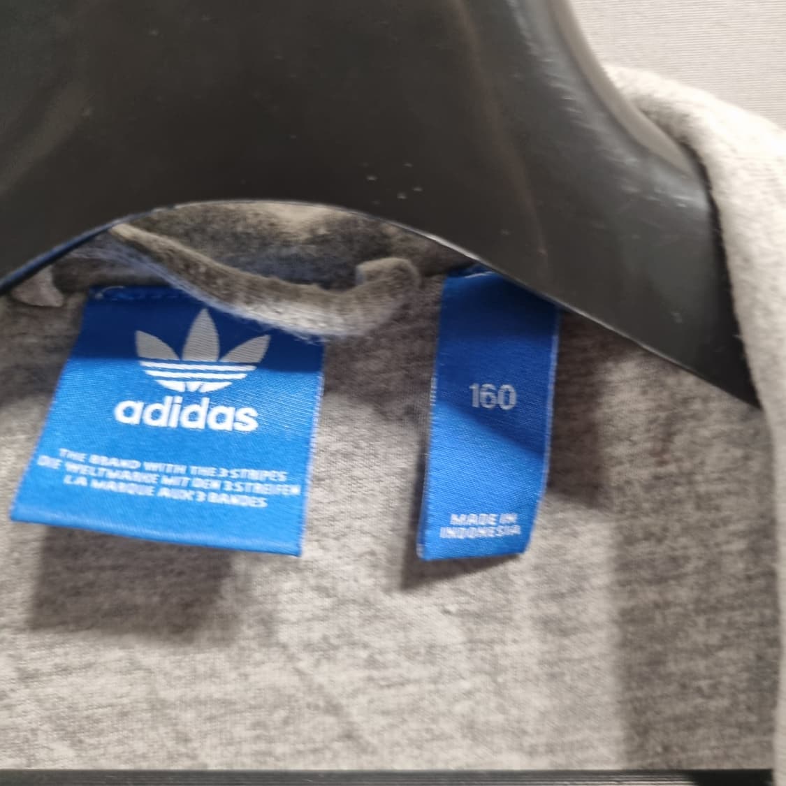 아디다스 블랙 하트 패턴 윈드브레이커 상품이미지3