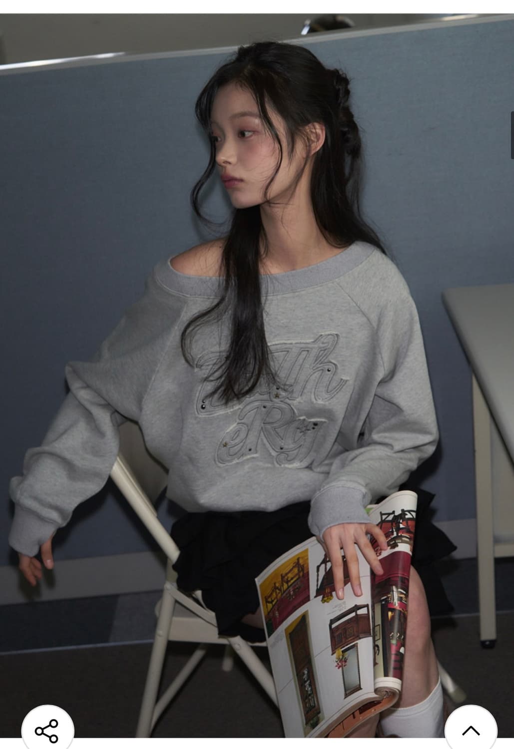 (FREE) 레더리 오프숄더 아플리케 스웻셔츠 [MELANGE] 판매 상품이미지1