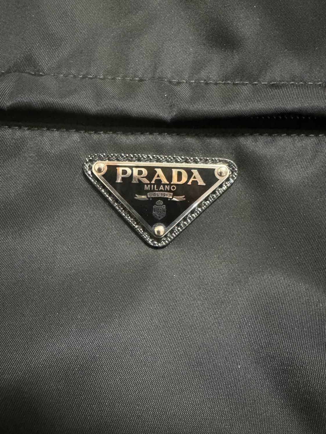 프라다 바이커백 라지 상품이미지3