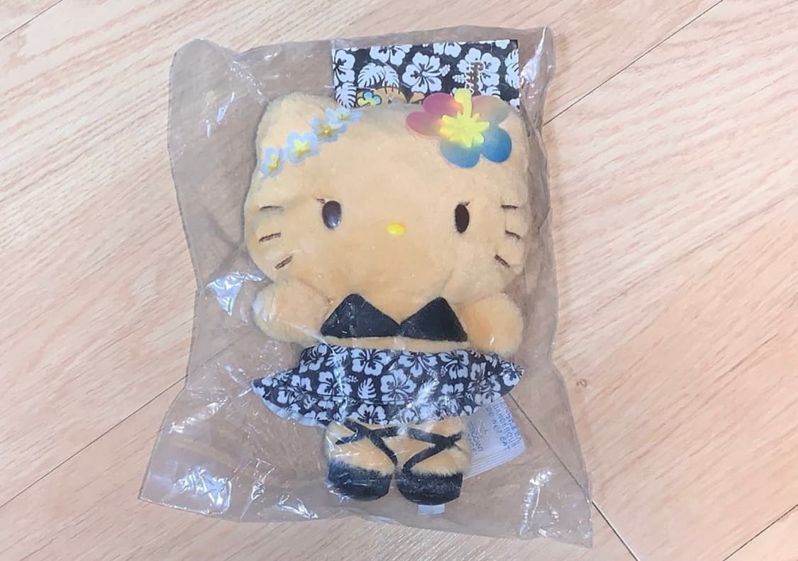 산리오 태닝 키티 토코나츠 베케이션 마스코트 키링 블랙 비키니 인형 상품이미지4