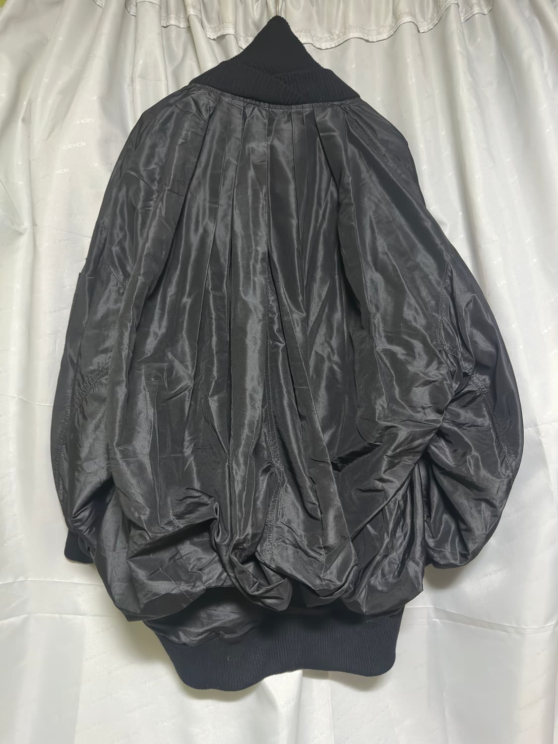 언더커버 15fw 오버핏 드레이프 봄버 상품이미지2