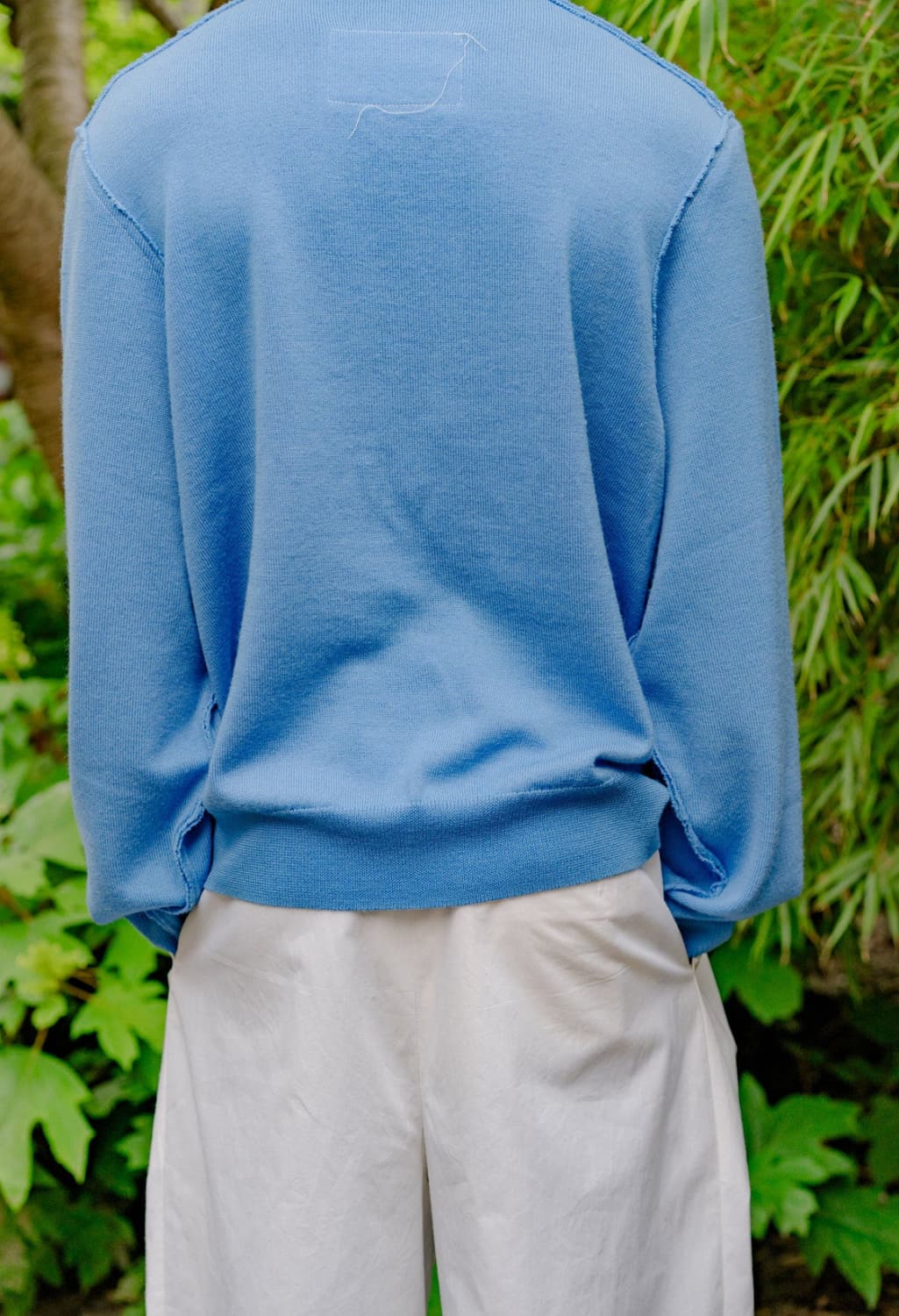 25SS 카미엘 포트젠스 프랑켄슈타인 브이넥 니트 블루 상품이미지4