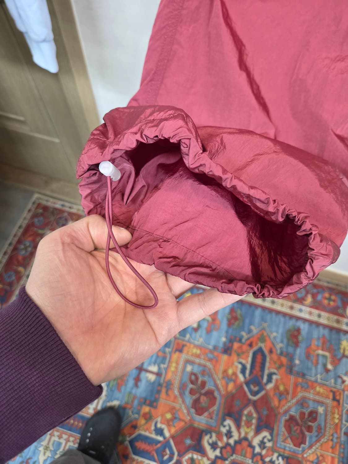 에잇세컨즈 나일론 카고 와이드 스트링팬츠 s 버건디 상품이미지5