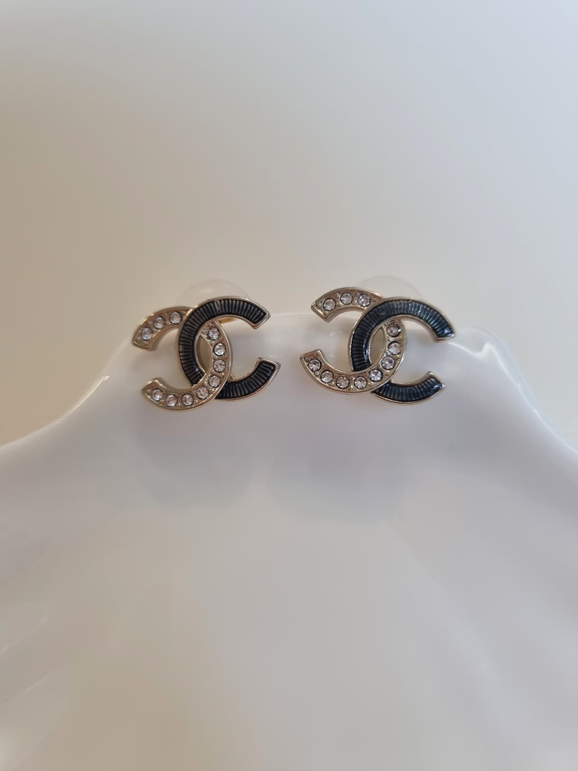 샤넬 콤비 스왈큐빅 CC로고 귀걸이 샴페인골드 업사이클링 상품이미지1