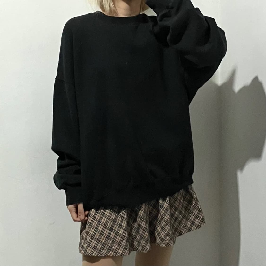 에센셜 빅로고 맨투맨 상품이미지1