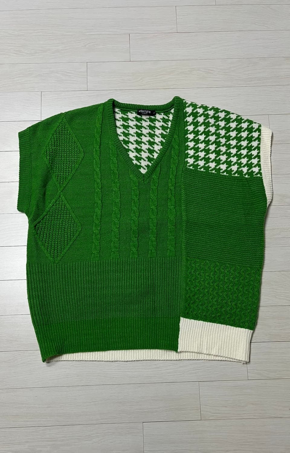 유재석 그린 조끼 [멀티 패치 캐이블 베스트 그린] 상품이미지1