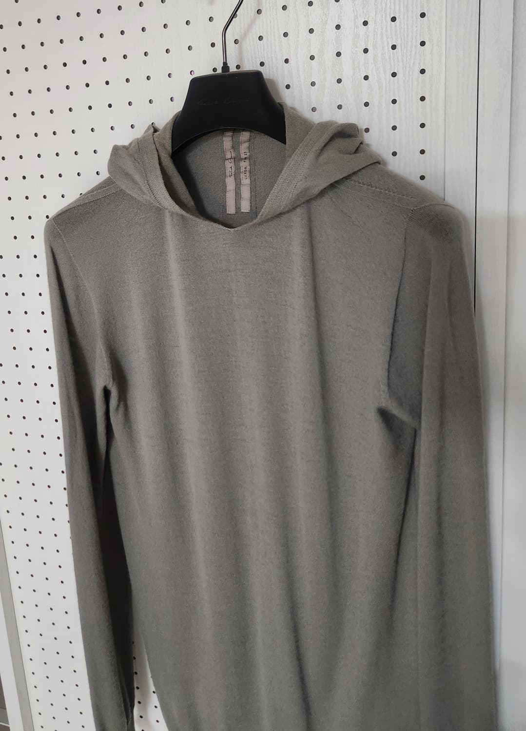 릭오웬스 LUXOR LS 후디 울 니트 

펄 컬러

M사이즈

​ 상품이미지3