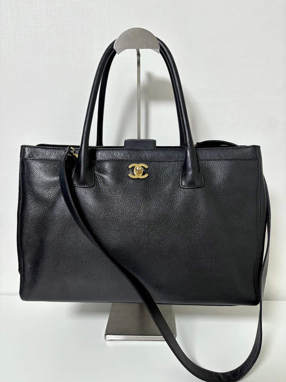 샤넬 서프백 금장 블랙 상품이미지1